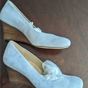 Naturalizer Wedge Pumps Size 6